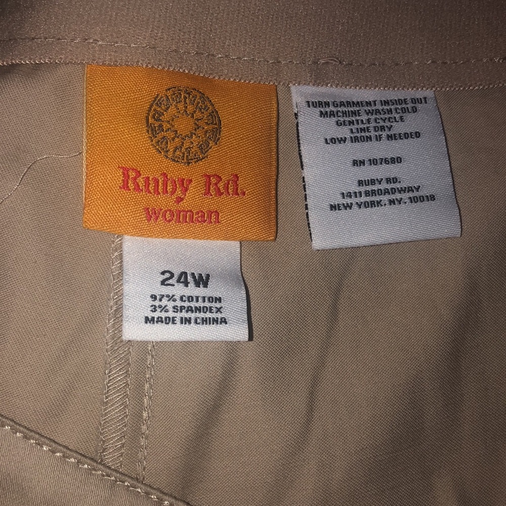 Ruby Rd. Plus Size Flat Front Bermuda Shorts - Picture 5 of 7